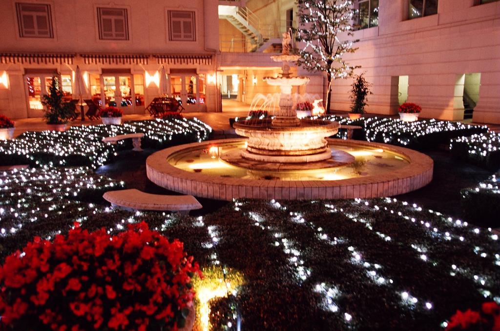 Hotel New Grand Йокогама Екстер'єр фото Fountain at the hotel